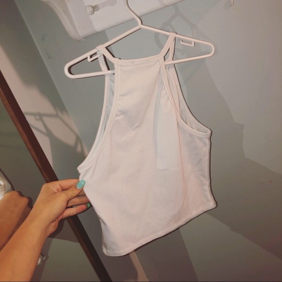 White top - Picture 2 of 2